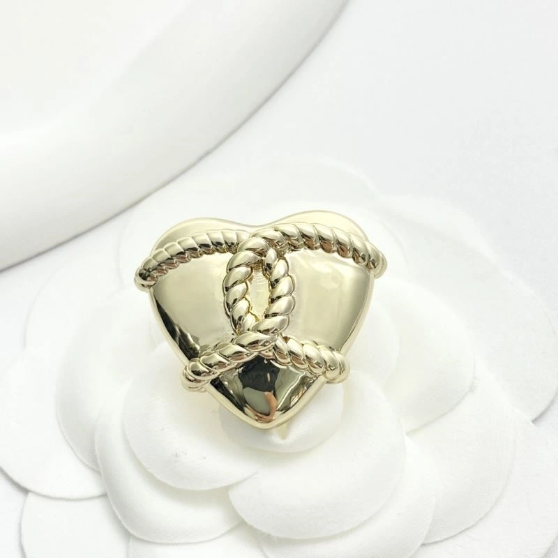 Sleek Chanel Brooches 225491