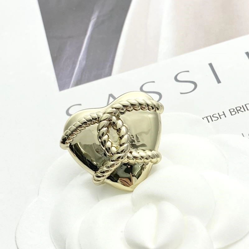 Sleek Chanel Brooches 225491