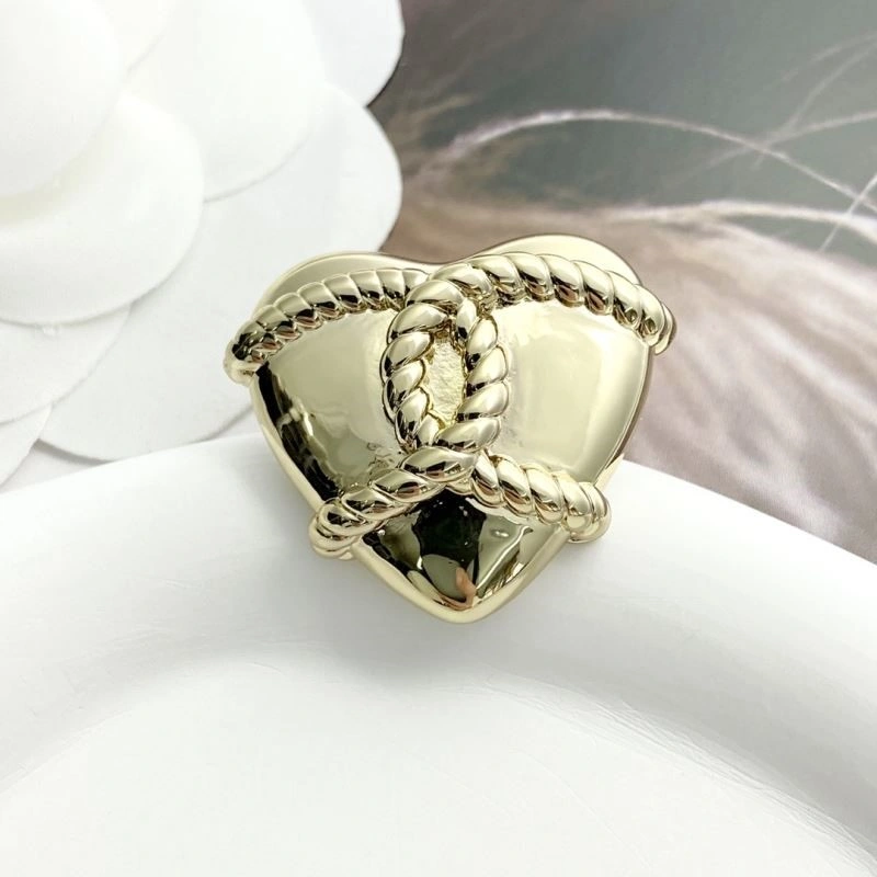 Sleek Chanel Brooches 225491