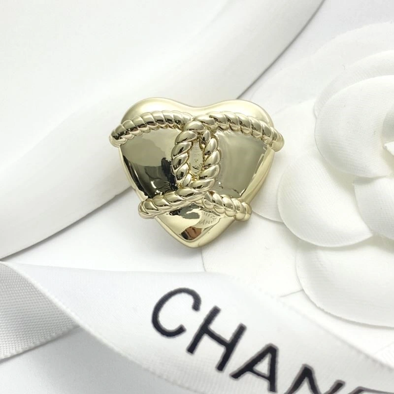 Sleek Chanel Brooches 225491