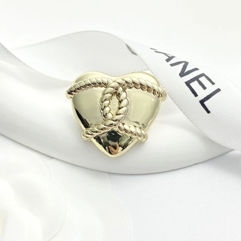 Sleek Chanel Brooches 225491