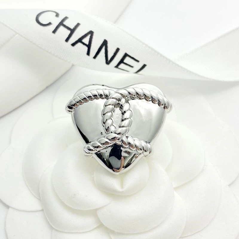 Comfortable Chanel Brooches 225452
