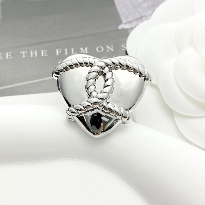 Comfortable Chanel Brooches 225452
