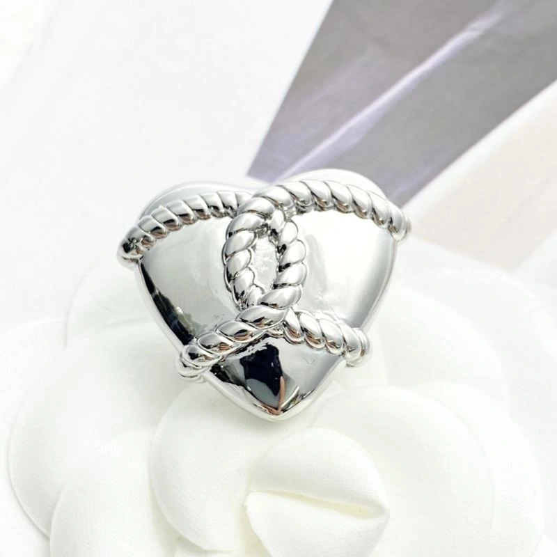 Comfortable Chanel Brooches 225452