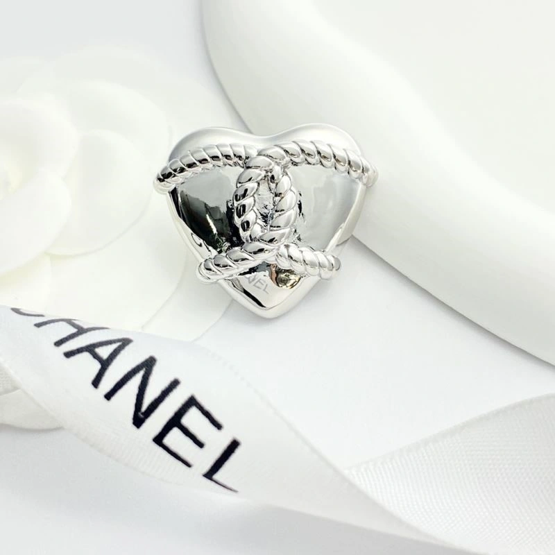 Comfortable Chanel Brooches 225452