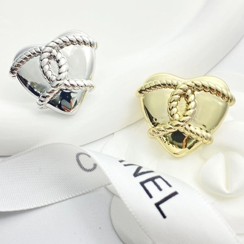 Comfortable Chanel Brooches 225452