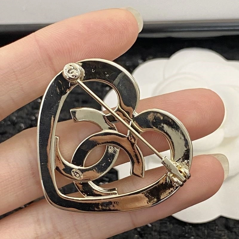 Sophisticated Chanel Brooches 225439