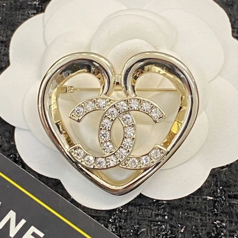 Sophisticated Chanel Brooches 225439