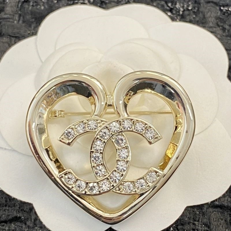 Sophisticated Chanel Brooches 225439
