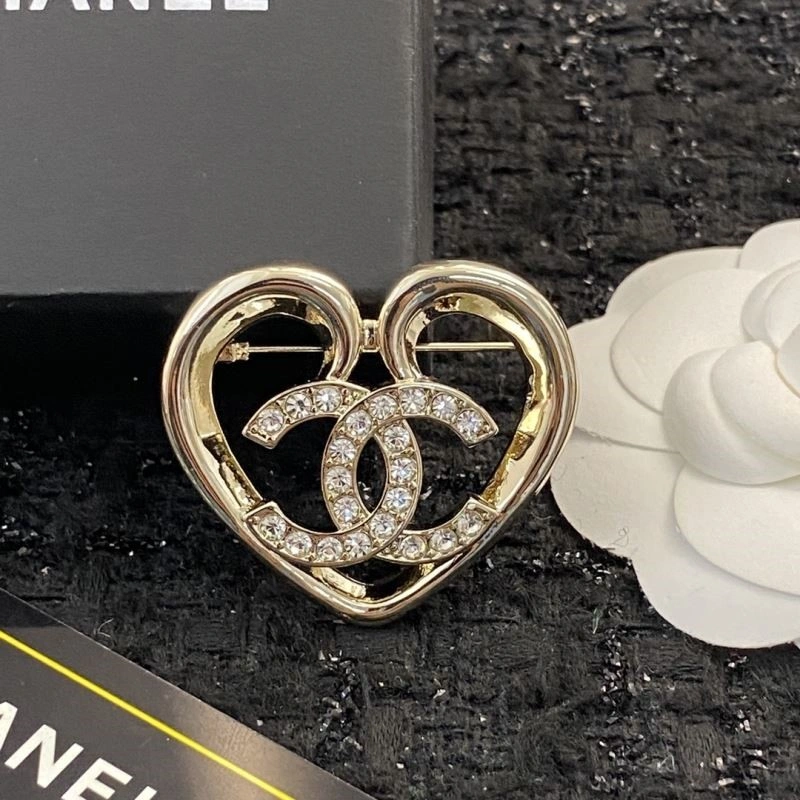 Sophisticated Chanel Brooches 225439