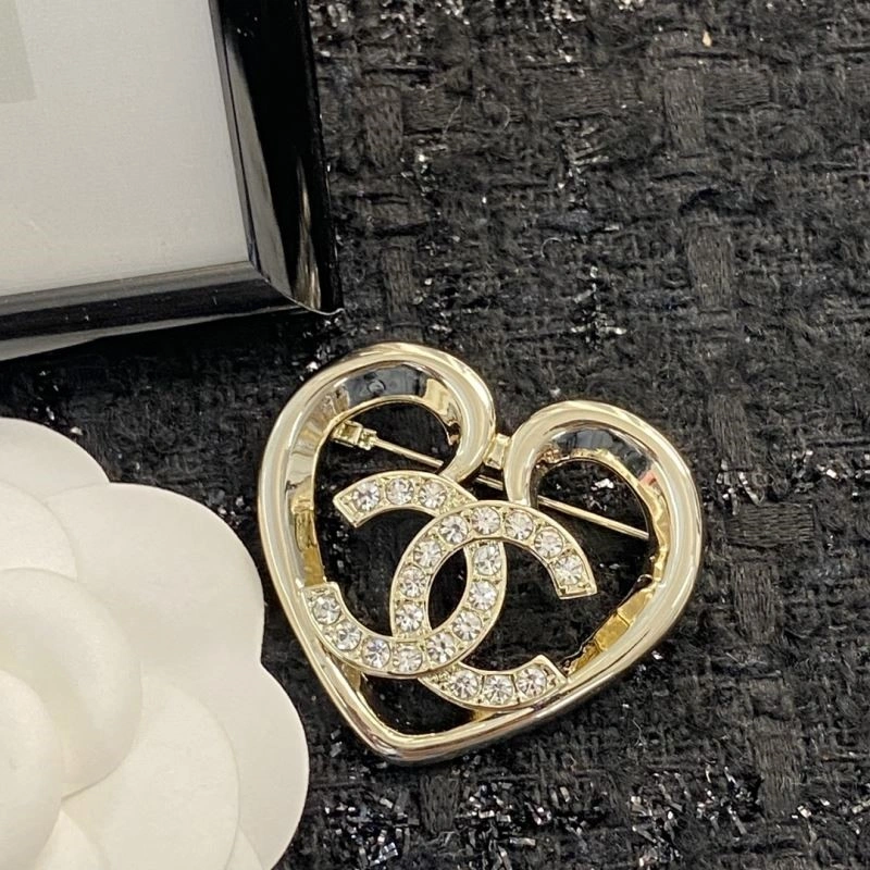 Sophisticated Chanel Brooches 225439