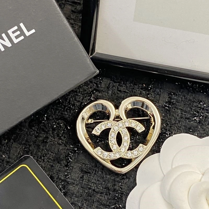 Sophisticated Chanel Brooches 225439