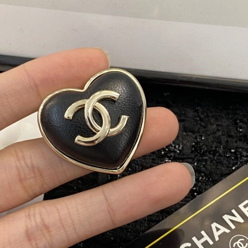 Chanel Brooches Trendsetting 225490