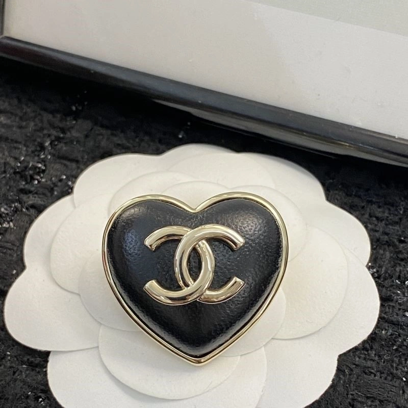 Chanel Brooches Trendsetting 225490
