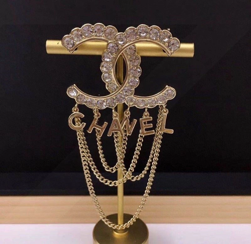 Vibrant Chanel Brooches 225434