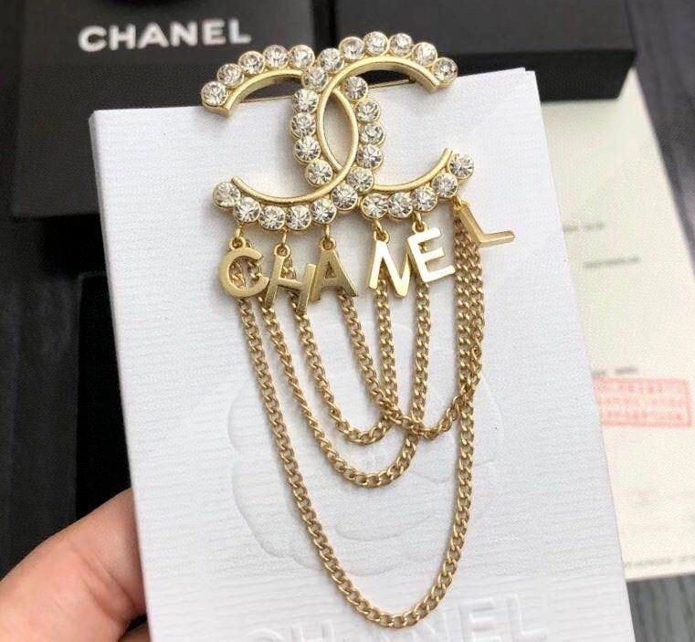 Vibrant Chanel Brooches 225434