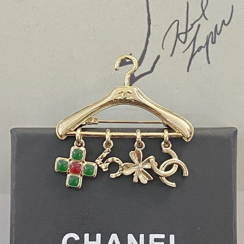 Flexible Chanel Brooches 225425