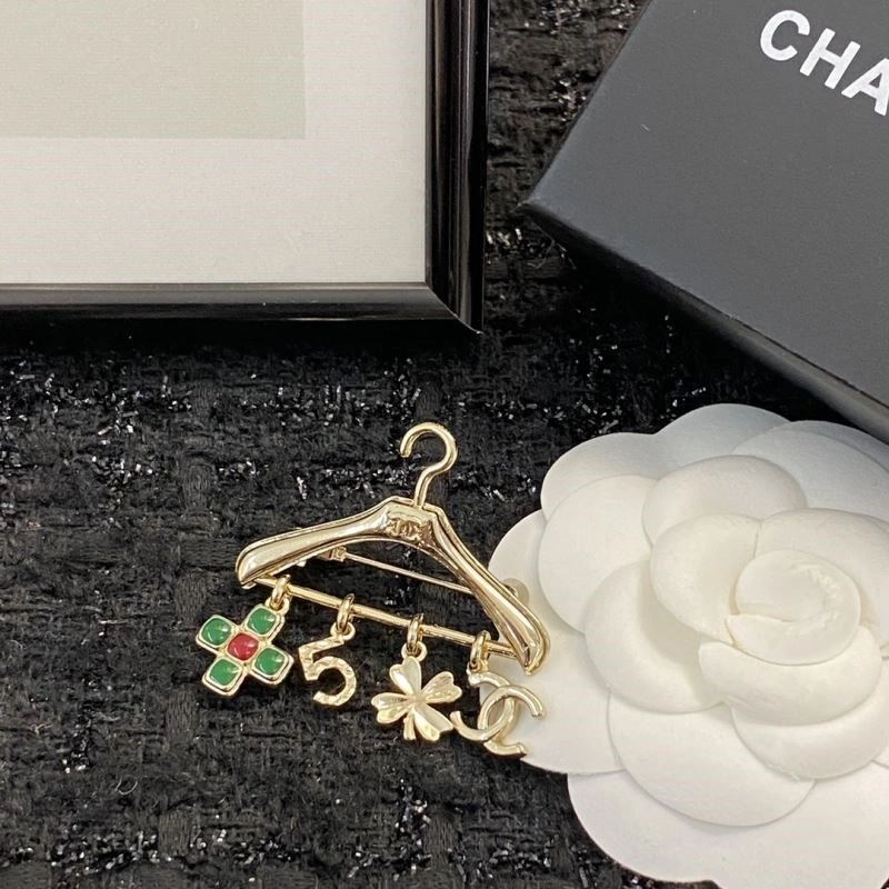 Flexible Chanel Brooches 225425