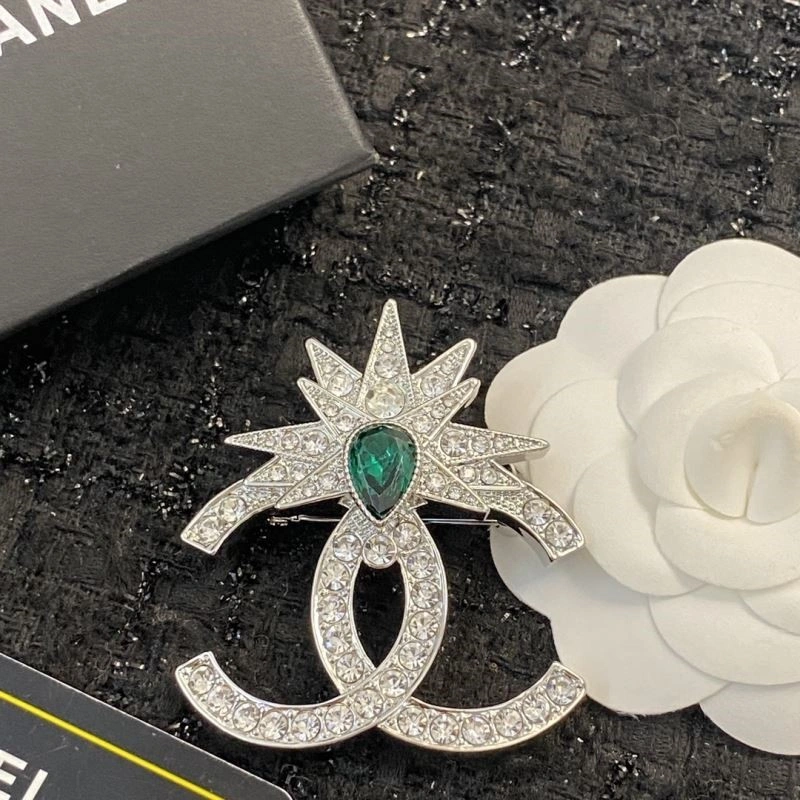 Popular Chanel Brooches 225410