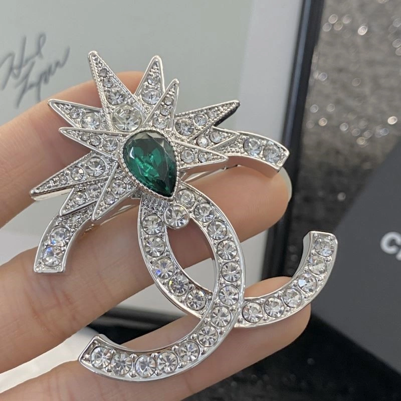 Popular Chanel Brooches 225410