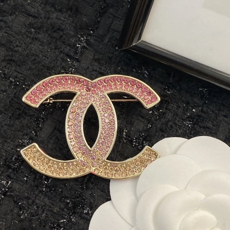 Chanel Brooches EyeCatching 225411