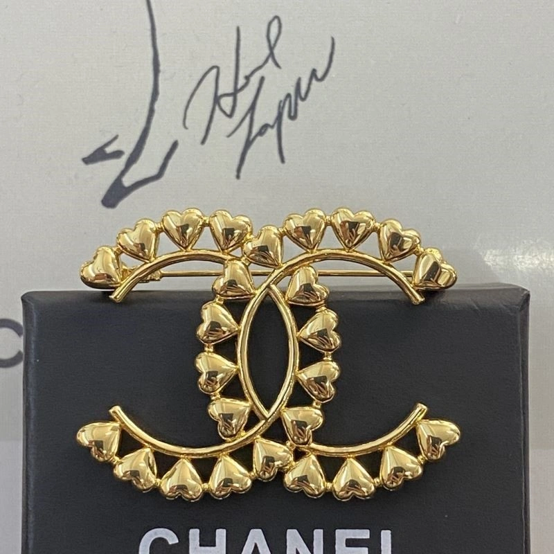 Compact Chanel Brooches 225505