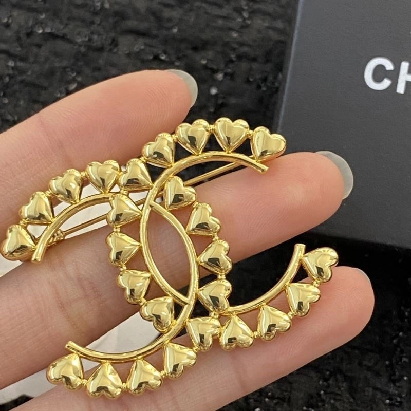Compact Chanel Brooches 225505