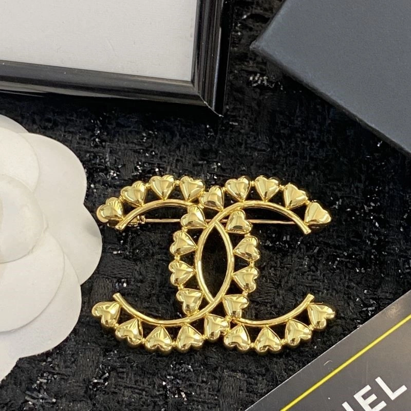 Compact Chanel Brooches 225505