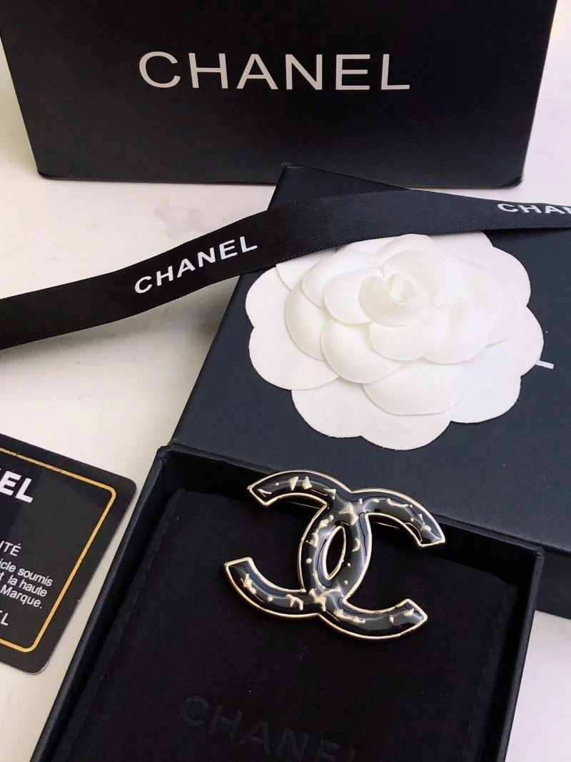 Chanel Brooches Lightweight 225504