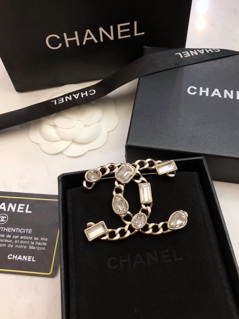Versatile Chanel Brooches 225408