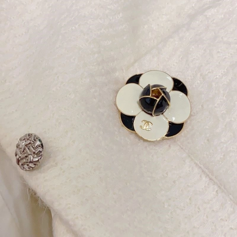 OnTrend Chanel Brooches 224455