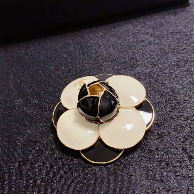 OnTrend Chanel Brooches 224455