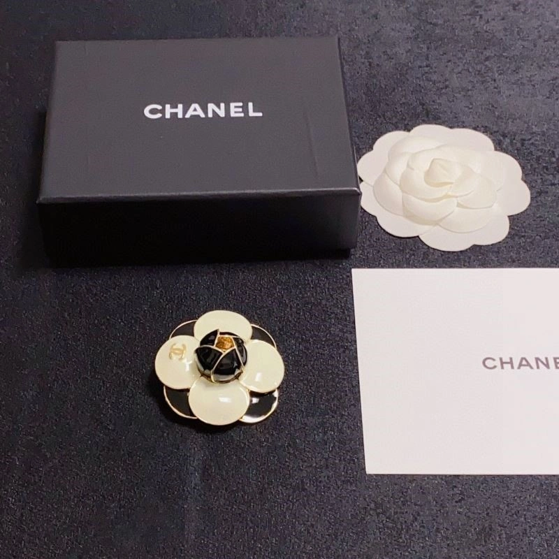 OnTrend Chanel Brooches 224455