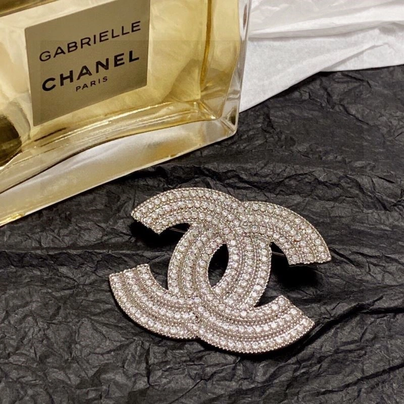 Attractive Chanel Brooches 224447