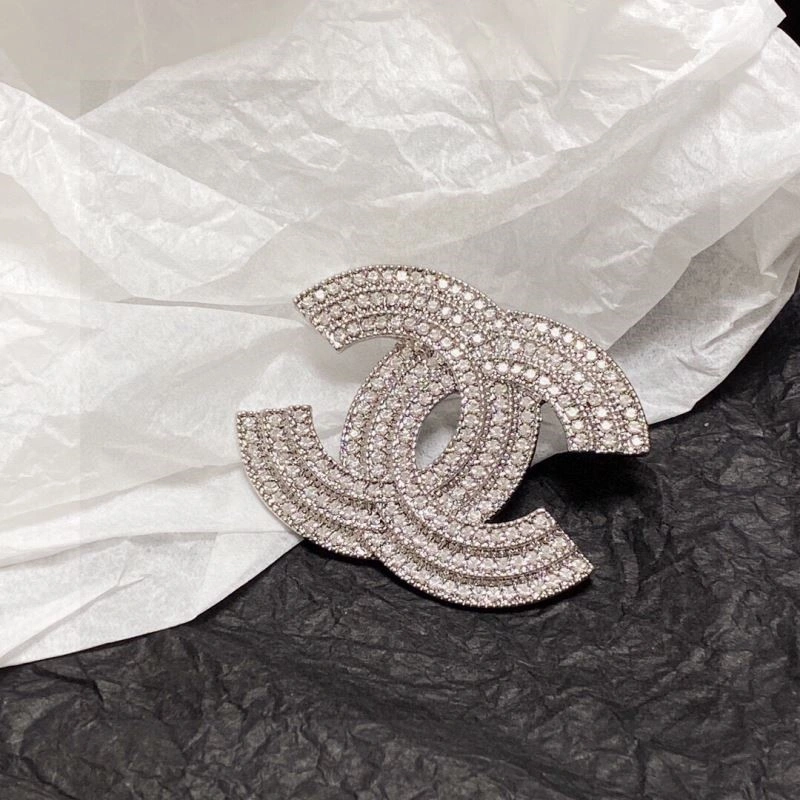 Attractive Chanel Brooches 224447