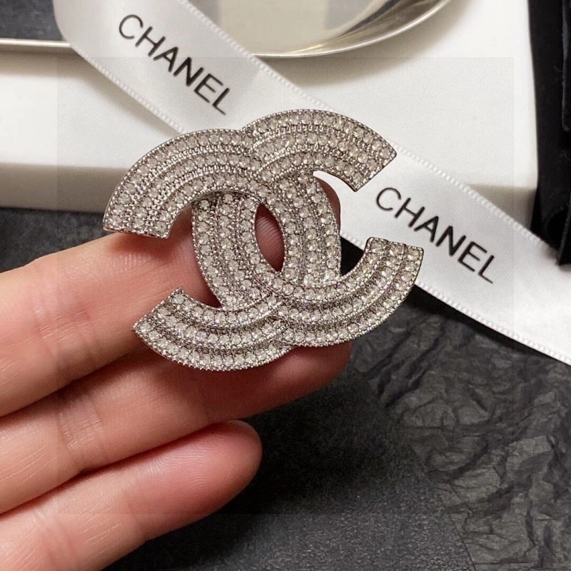 Attractive Chanel Brooches 224447