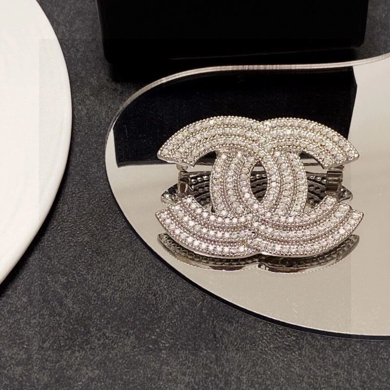 Attractive Chanel Brooches 224447