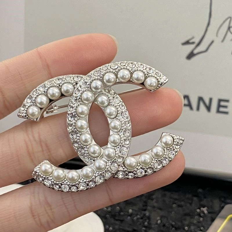 Colorful Chanel Brooches 224450