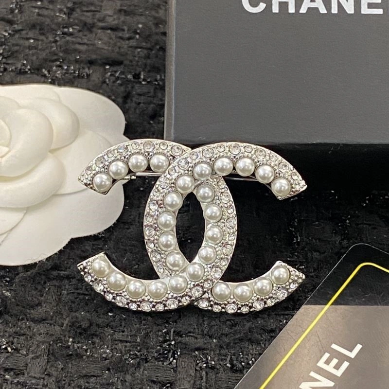 Colorful Chanel Brooches 224450