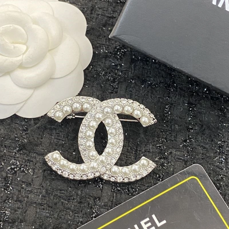 Colorful Chanel Brooches 224450