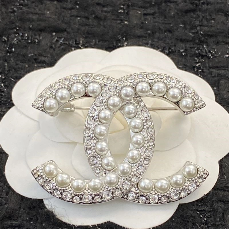 Colorful Chanel Brooches 224450