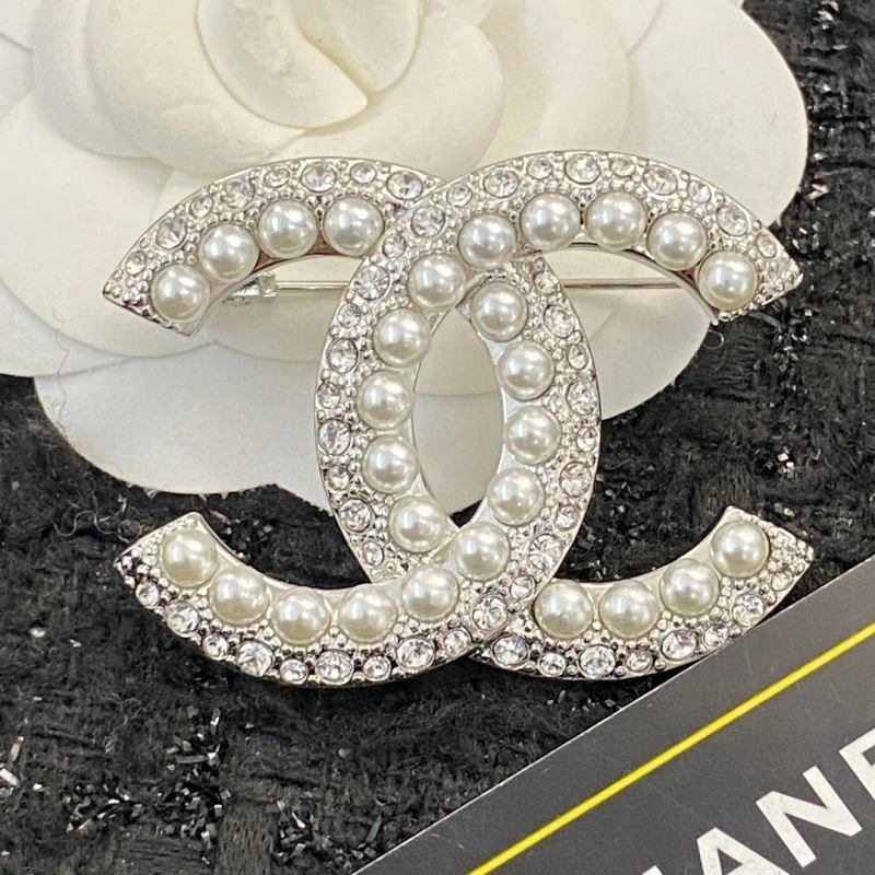 Colorful Chanel Brooches 224450