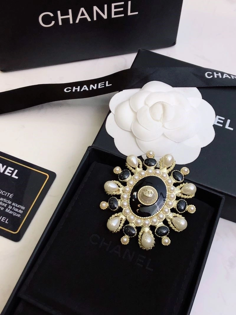 Chanel Brooches Cozy 224422