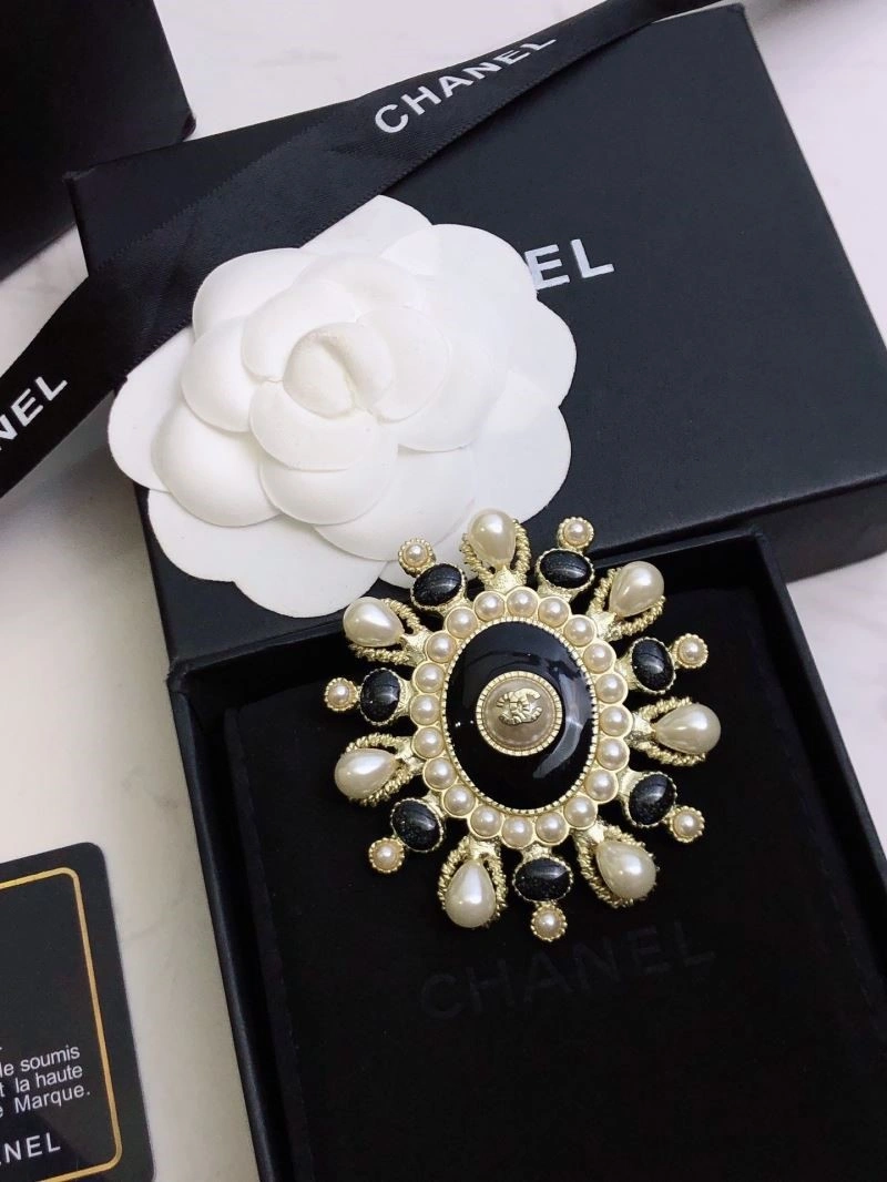 Chanel Brooches Cozy 224422