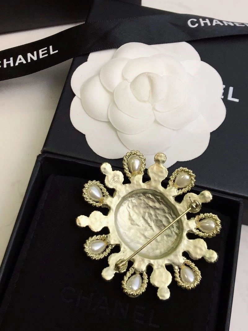 Chanel Brooches Cozy 224422