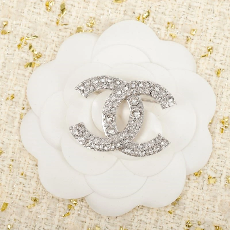 Compact Chanel Brooches 224429
