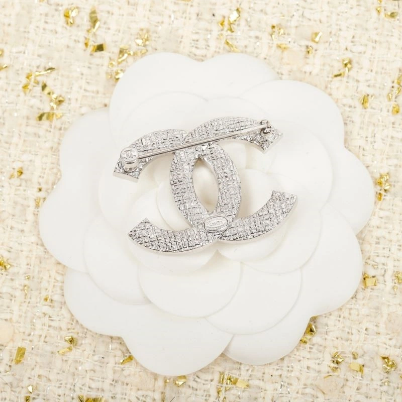 Compact Chanel Brooches 224429