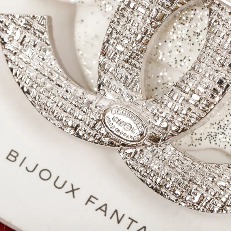 Compact Chanel Brooches 224429