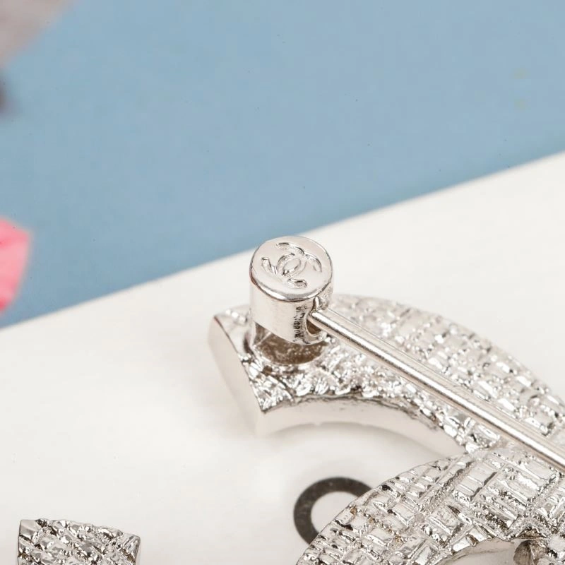 Compact Chanel Brooches 224429