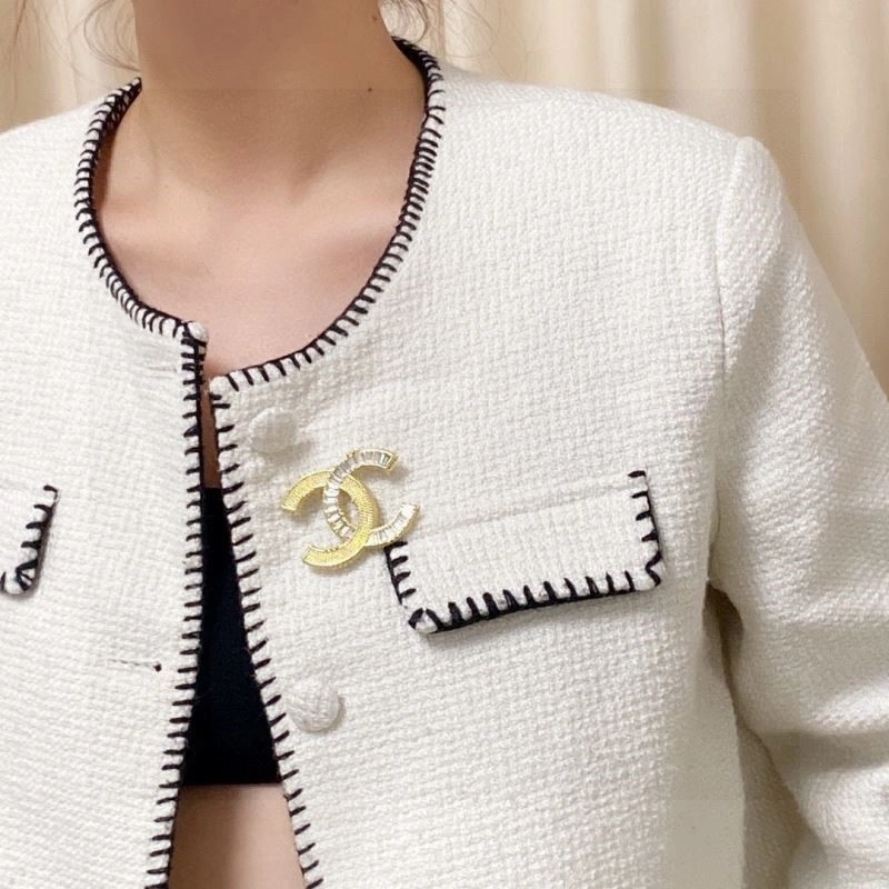 Sporty Chanel Brooches 224432